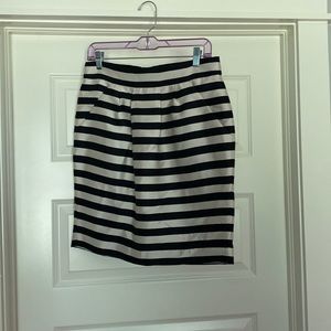 10/$25 Banana Republic// pleated skirt, size 6